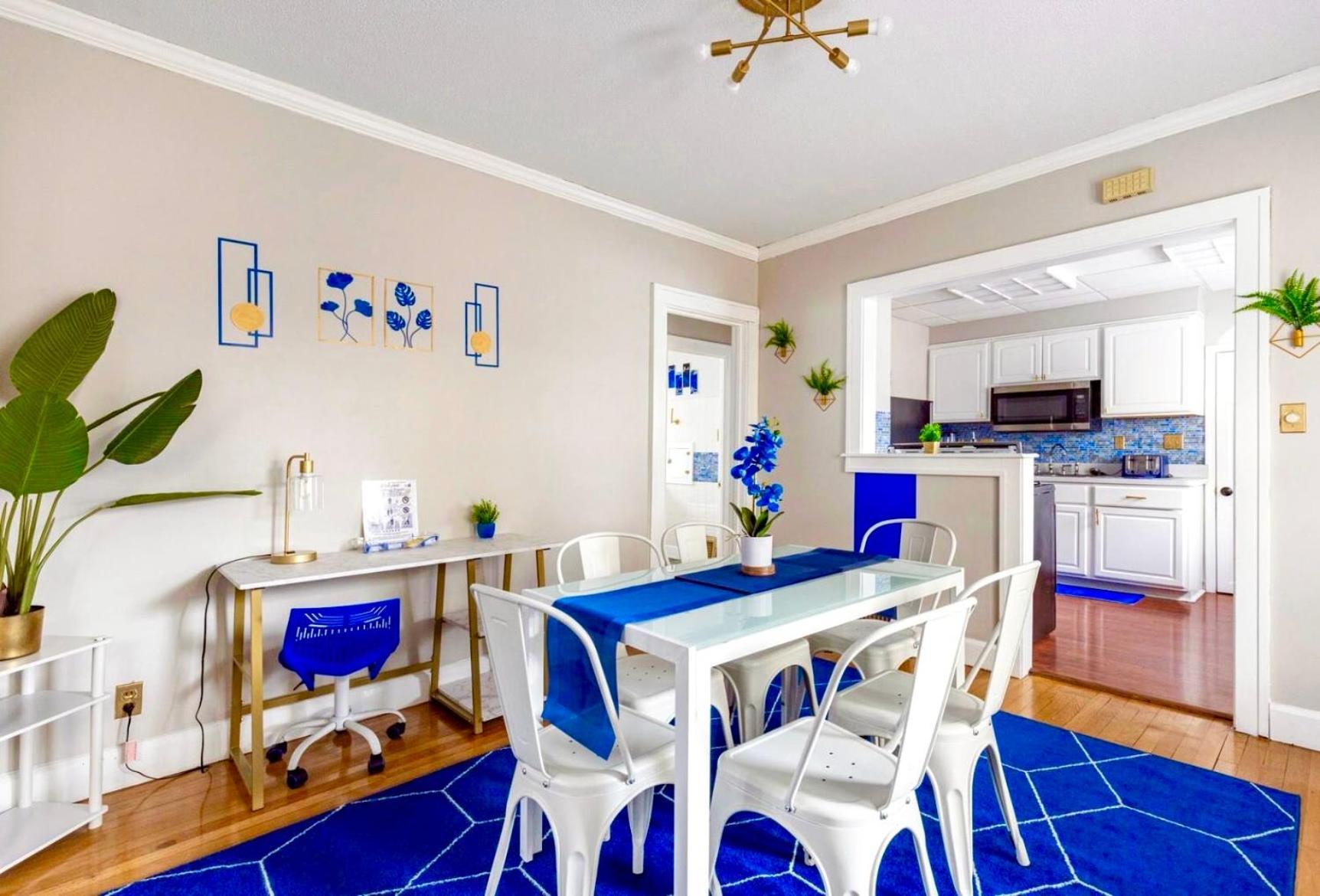 The Sapphire Haven - Your Old Brooklyn Oasis Awaits Families, Couples, Business Travelers Near Downtown With Parking, 300 Mb Wifi & Self Check-In Cleveland Eksteriør bilde