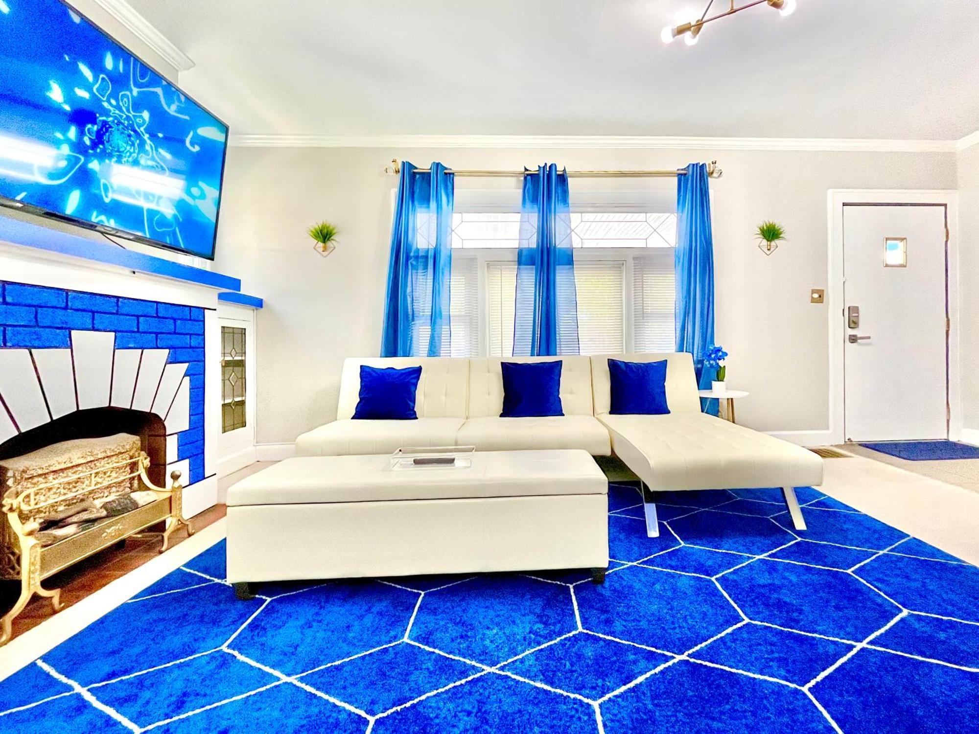 The Sapphire Haven - Your Old Brooklyn Oasis Awaits Families, Couples, Business Travelers Near Downtown With Parking, 300 Mb Wifi & Self Check-In Cleveland Eksteriør bilde