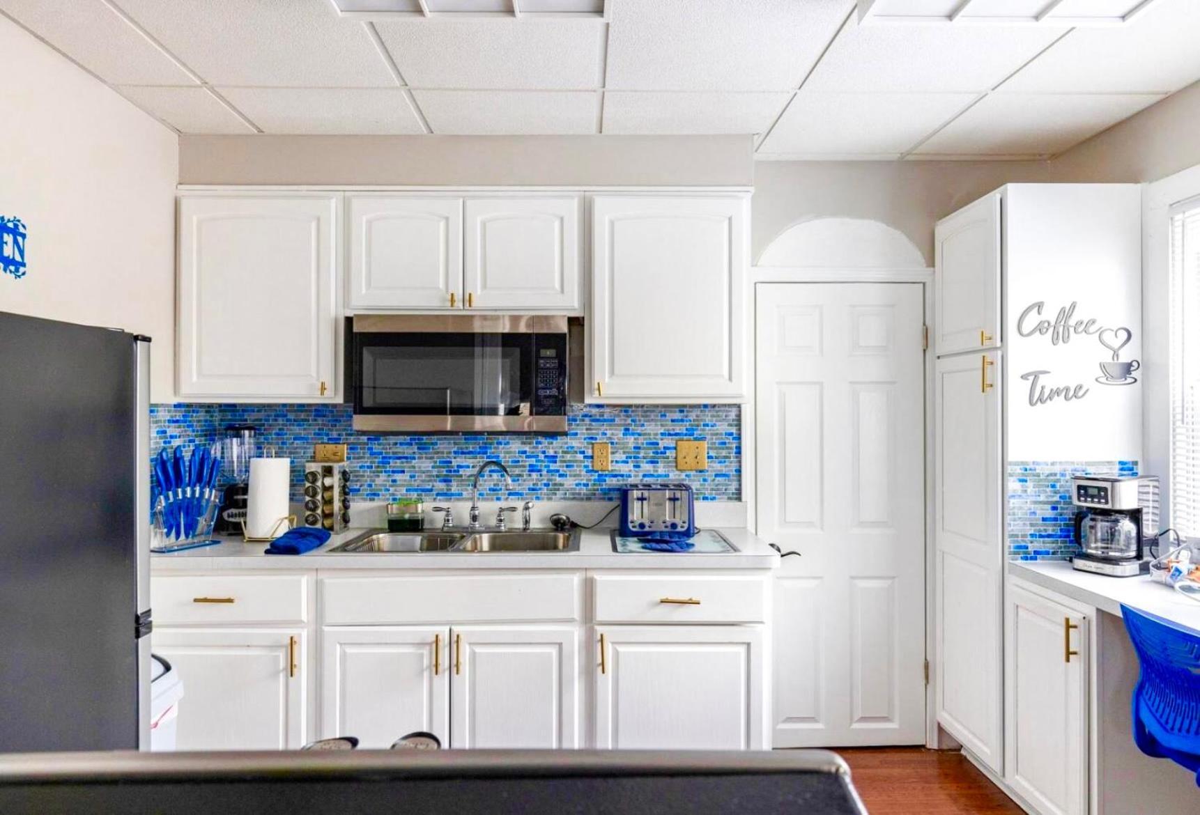 The Sapphire Haven - Your Old Brooklyn Oasis Awaits Families, Couples, Business Travelers Near Downtown With Parking, 300 Mb Wifi & Self Check-In Cleveland Eksteriør bilde