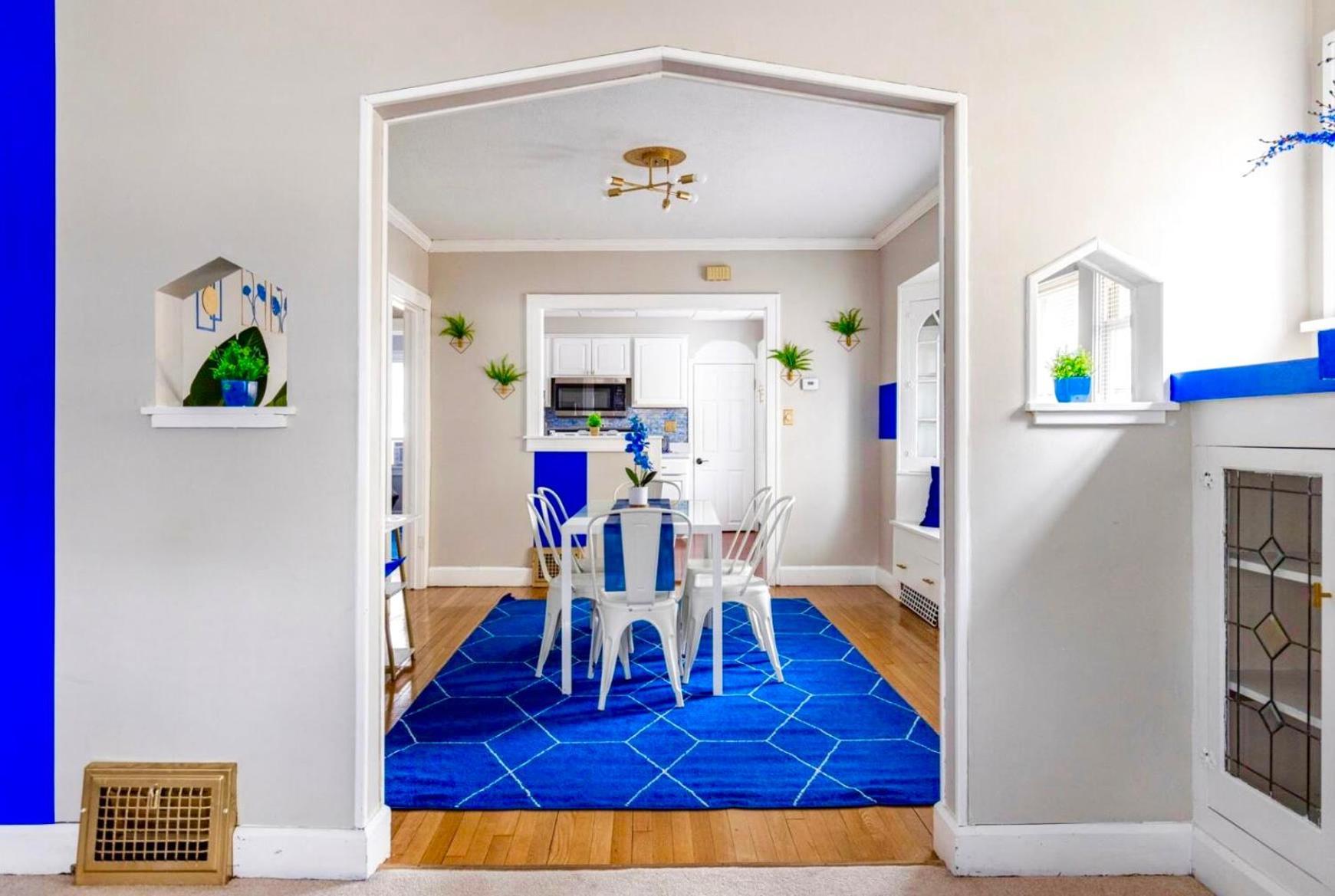 The Sapphire Haven - Your Old Brooklyn Oasis Awaits Families, Couples, Business Travelers Near Downtown With Parking, 300 Mb Wifi & Self Check-In Cleveland Eksteriør bilde