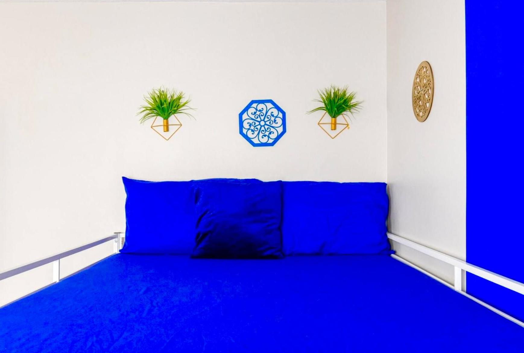 The Sapphire Haven - Your Old Brooklyn Oasis Awaits Families, Couples, Business Travelers Near Downtown With Parking, 300 Mb Wifi & Self Check-In Cleveland Eksteriør bilde