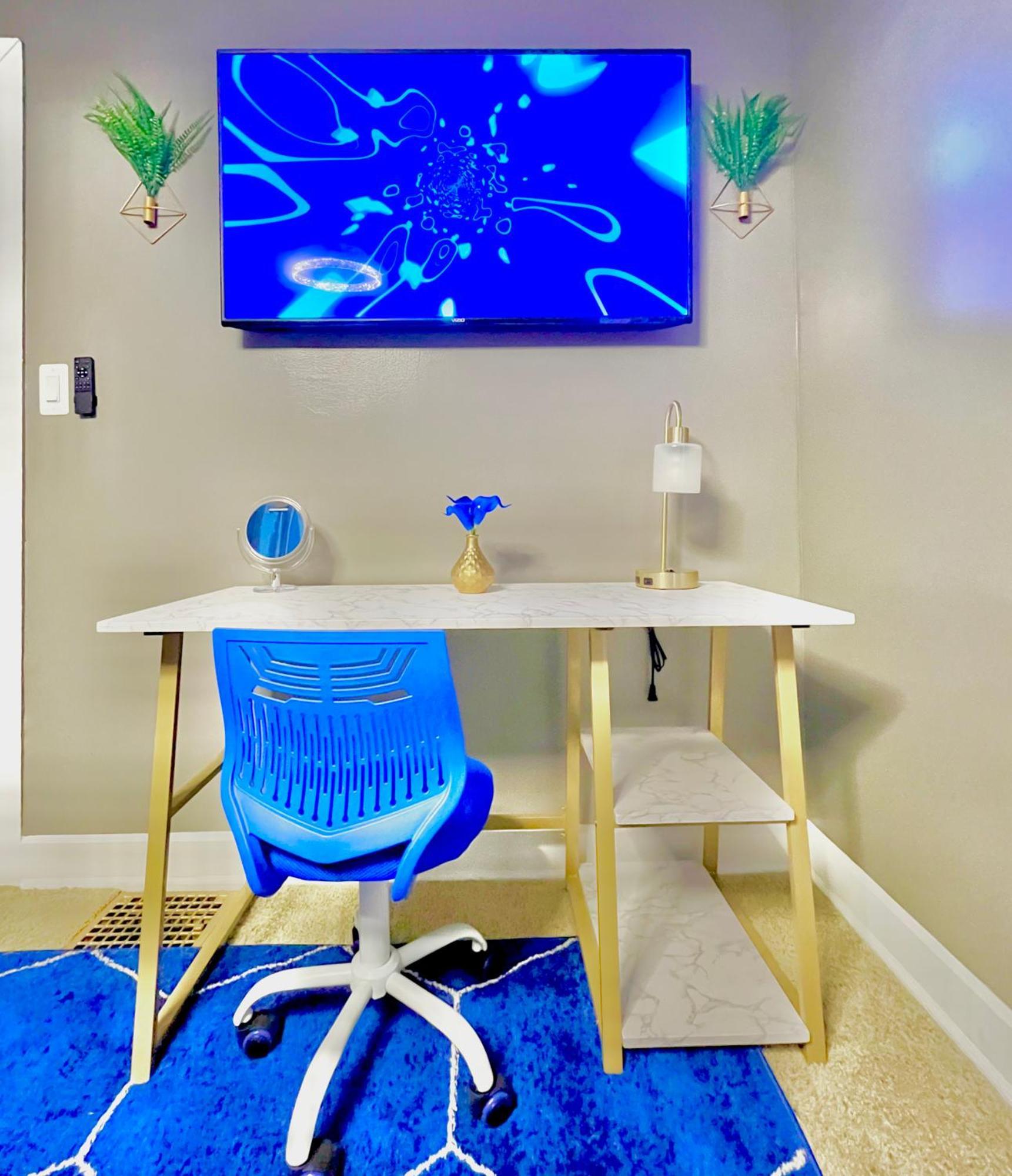 The Sapphire Haven - Your Old Brooklyn Oasis Awaits Families, Couples, Business Travelers Near Downtown With Parking, 300 Mb Wifi & Self Check-In Cleveland Eksteriør bilde