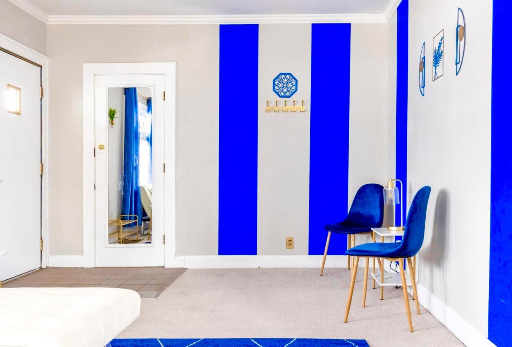 The Sapphire Haven - Your Old Brooklyn Oasis Awaits Families, Couples, Business Travelers Near Downtown With Parking, 300 Mb Wifi & Self Check-In Cleveland Eksteriør bilde