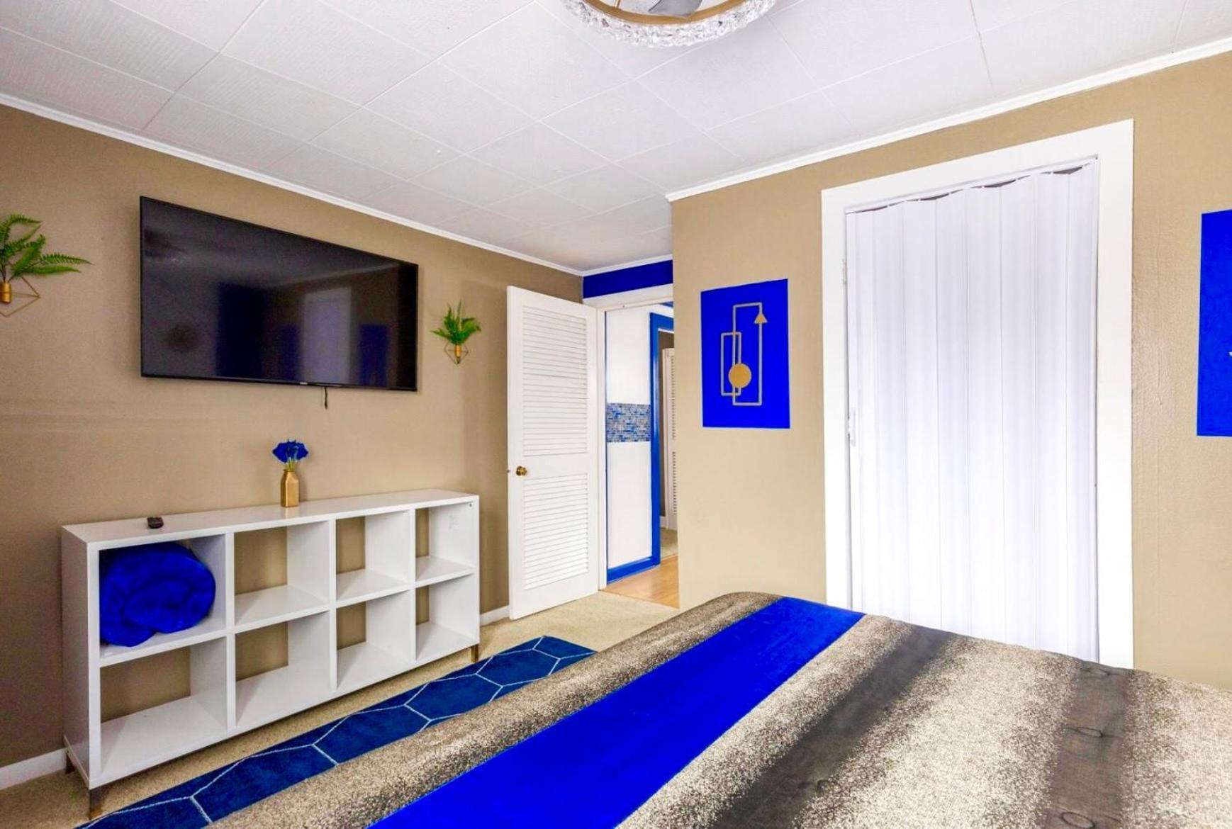 The Sapphire Haven - Your Old Brooklyn Oasis Awaits Families, Couples, Business Travelers Near Downtown With Parking, 300 Mb Wifi & Self Check-In Cleveland Eksteriør bilde