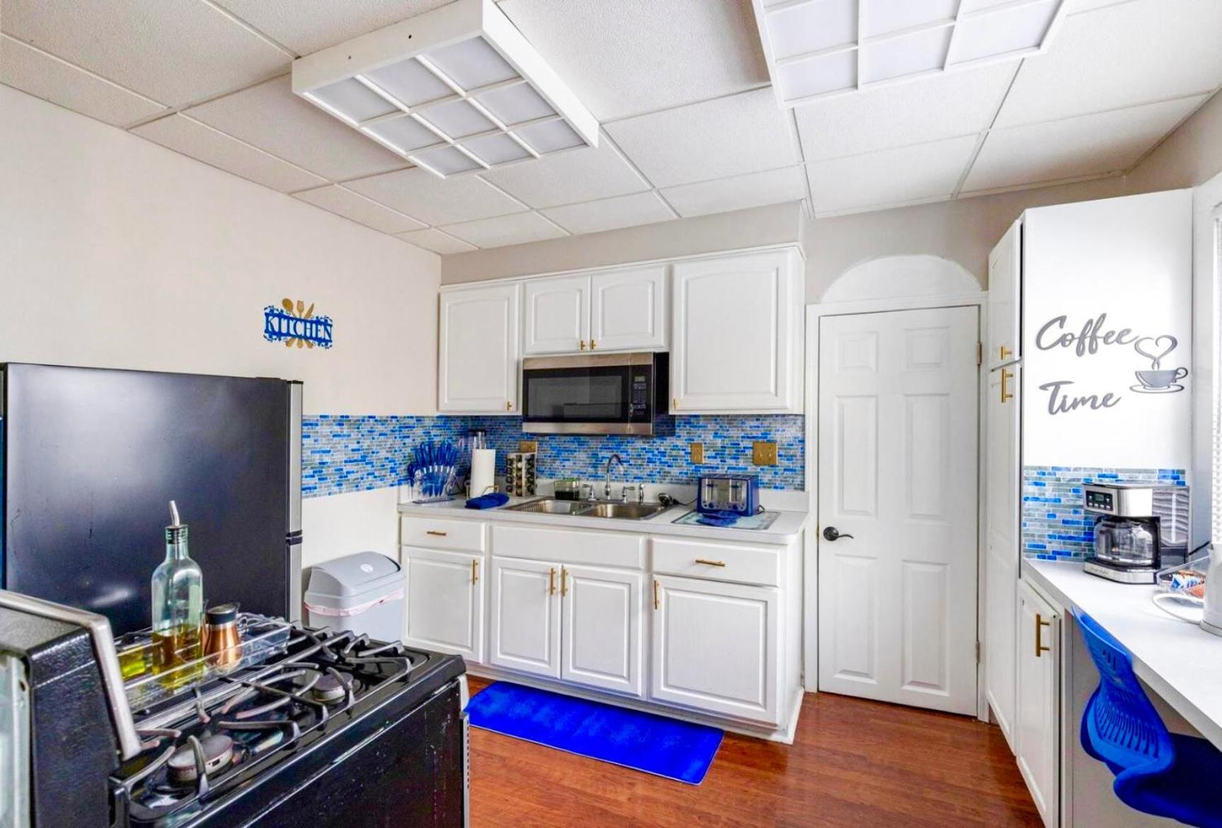 The Sapphire Haven - Your Old Brooklyn Oasis Awaits Families, Couples, Business Travelers Near Downtown With Parking, 300 Mb Wifi & Self Check-In Cleveland Eksteriør bilde