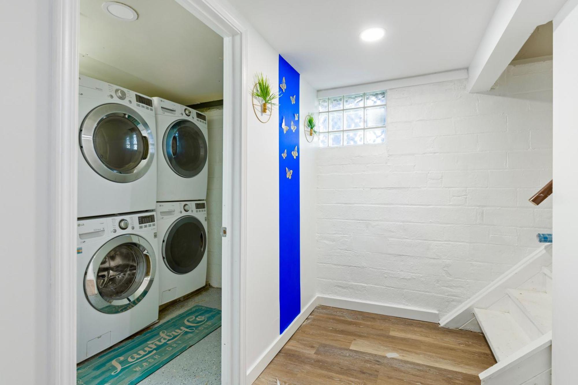 The Sapphire Haven - Your Old Brooklyn Oasis Awaits Families, Couples, Business Travelers Near Downtown With Parking, 300 Mb Wifi & Self Check-In Cleveland Eksteriør bilde