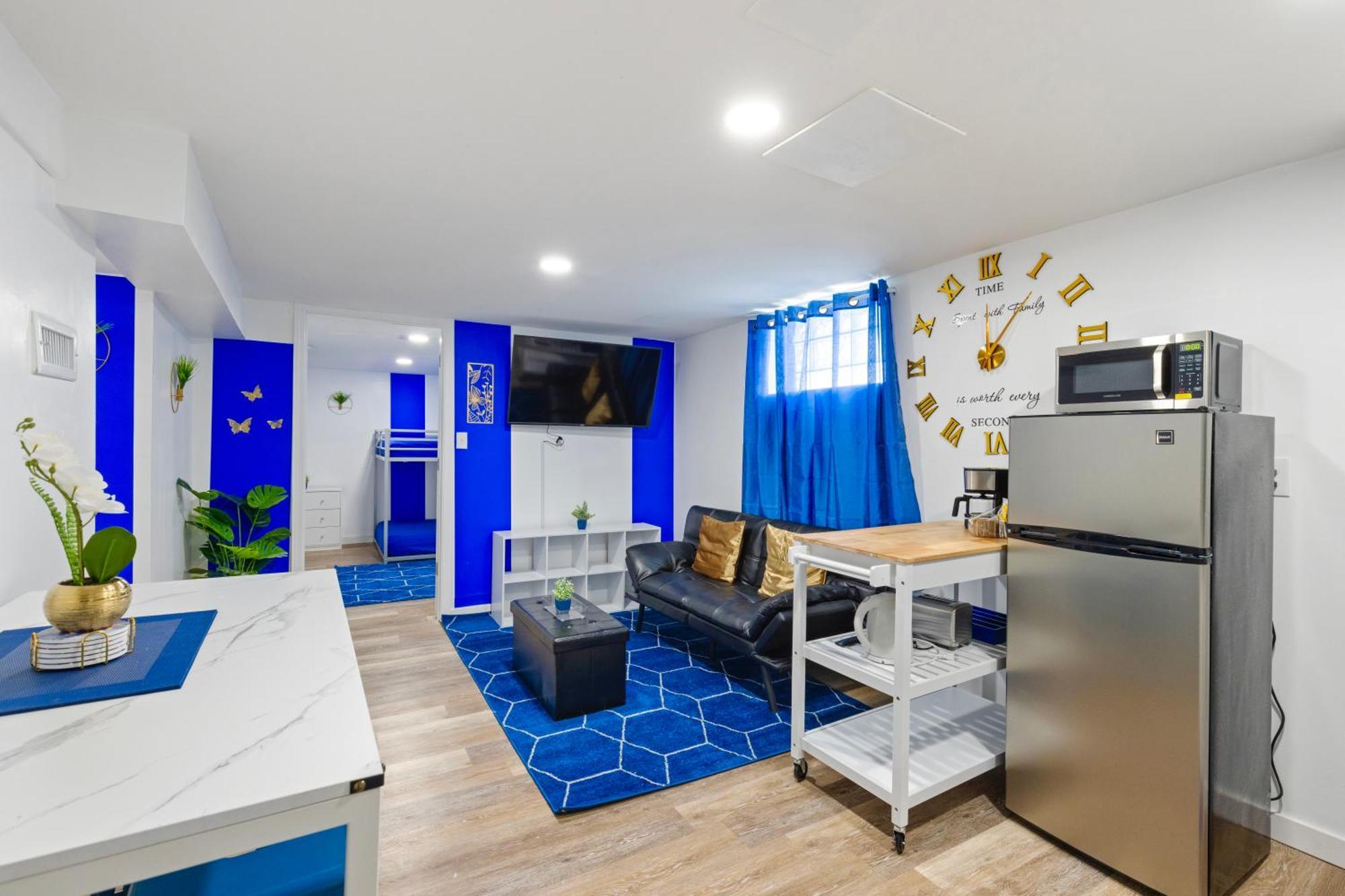 The Sapphire Haven - Your Old Brooklyn Oasis Awaits Families, Couples, Business Travelers Near Downtown With Parking, 300 Mb Wifi & Self Check-In Cleveland Eksteriør bilde
