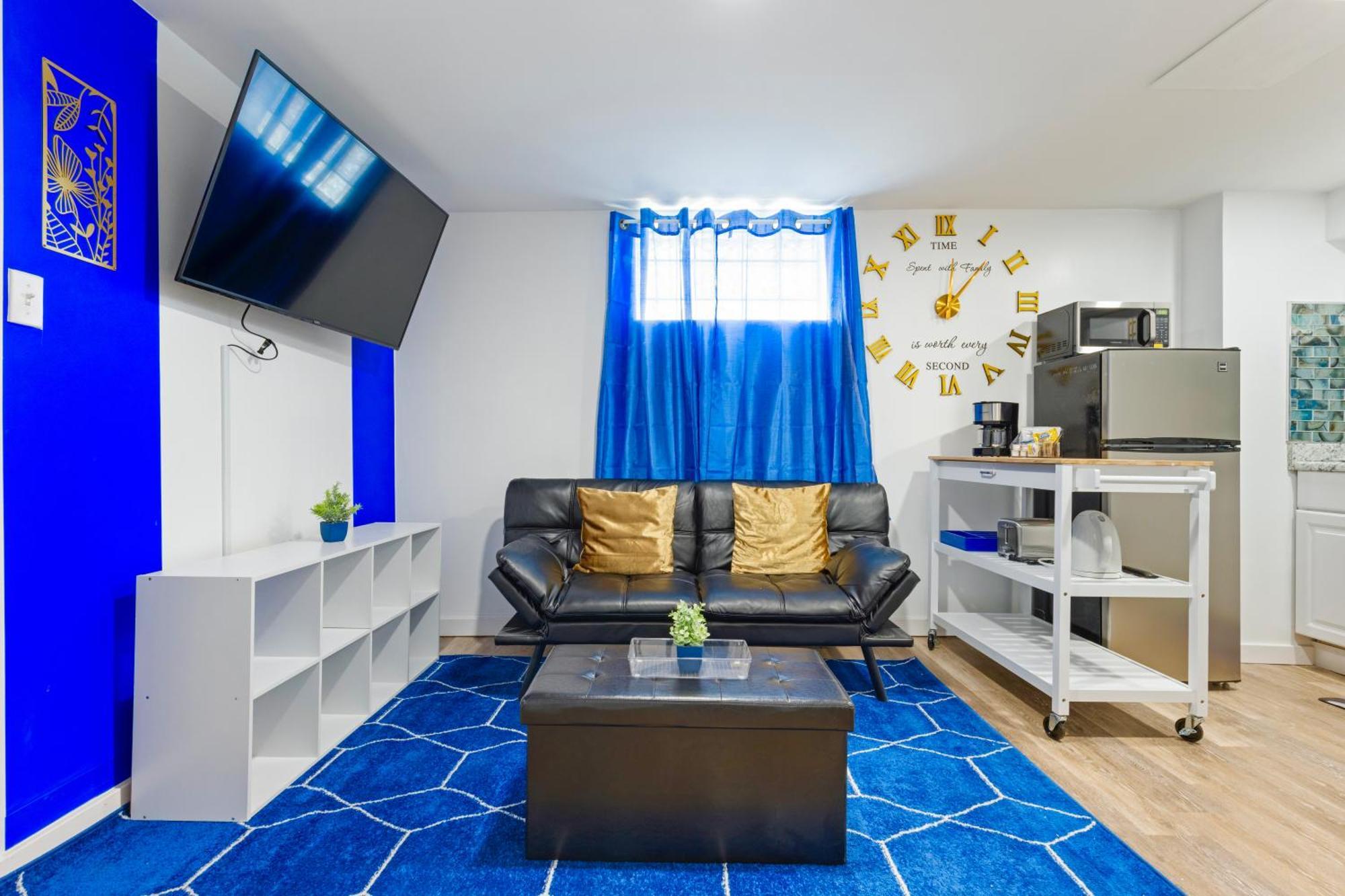 The Sapphire Haven - Your Old Brooklyn Oasis Awaits Families, Couples, Business Travelers Near Downtown With Parking, 300 Mb Wifi & Self Check-In Cleveland Eksteriør bilde