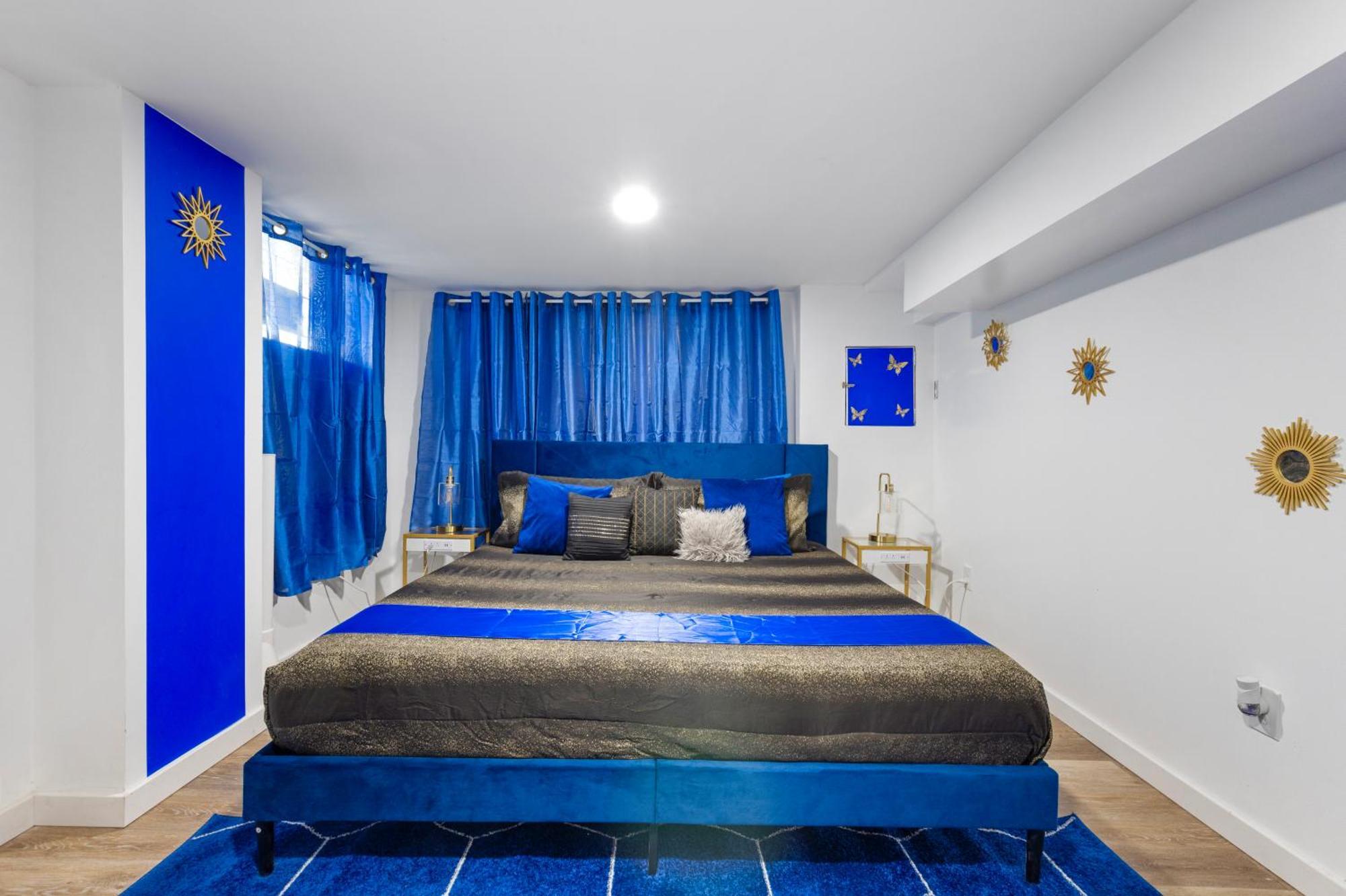 The Sapphire Haven - Your Old Brooklyn Oasis Awaits Families, Couples, Business Travelers Near Downtown With Parking, 300 Mb Wifi & Self Check-In Cleveland Eksteriør bilde
