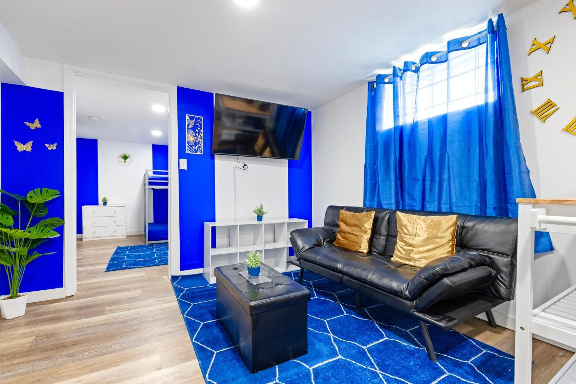 The Sapphire Haven - Your Old Brooklyn Oasis Awaits Families, Couples, Business Travelers Near Downtown With Parking, 300 Mb Wifi & Self Check-In Cleveland Eksteriør bilde