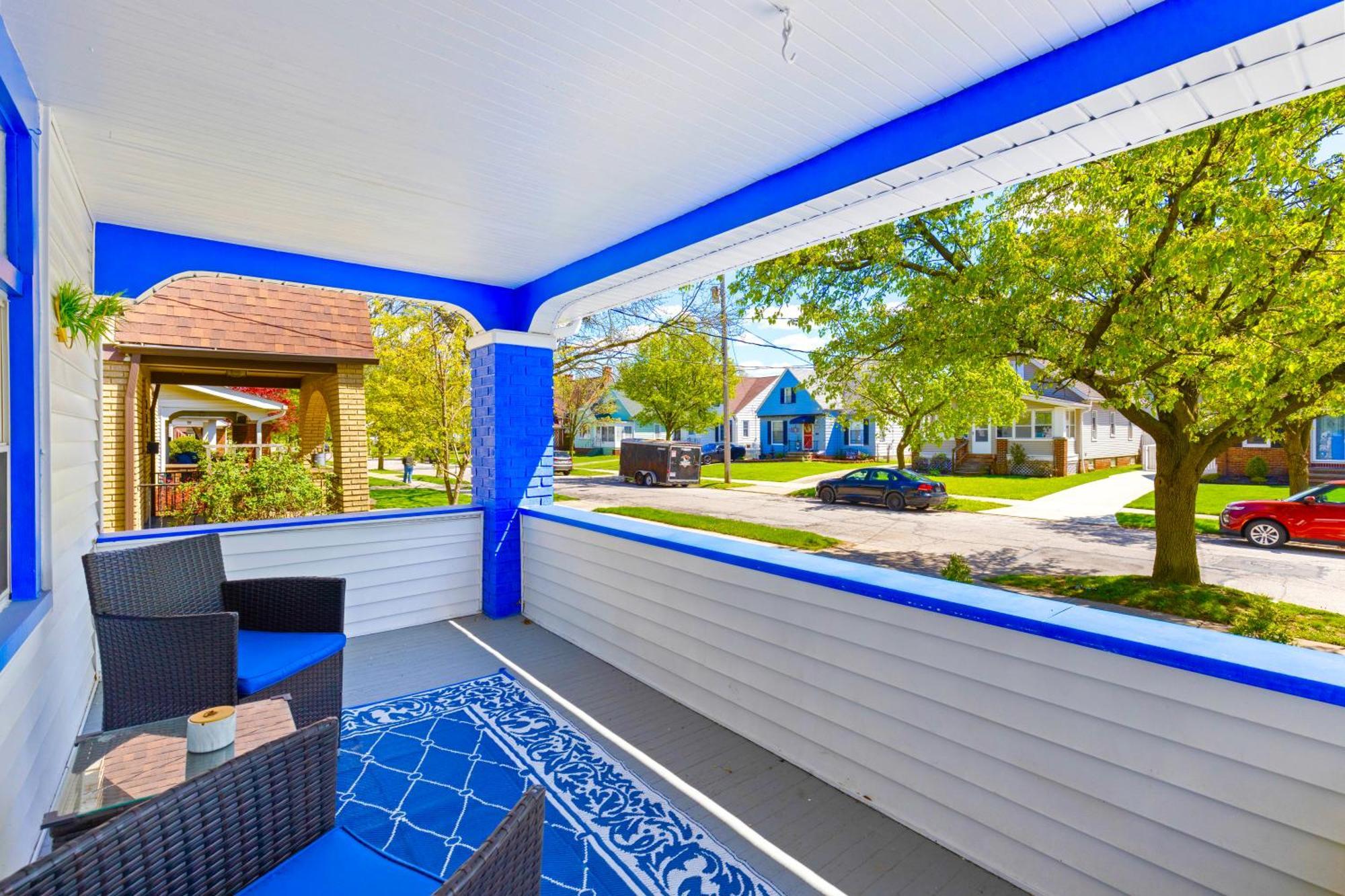 The Sapphire Haven - Your Old Brooklyn Oasis Awaits Families, Couples, Business Travelers Near Downtown With Parking, 300 Mb Wifi & Self Check-In Cleveland Eksteriør bilde